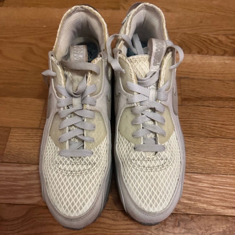 Men’s Nike shoes